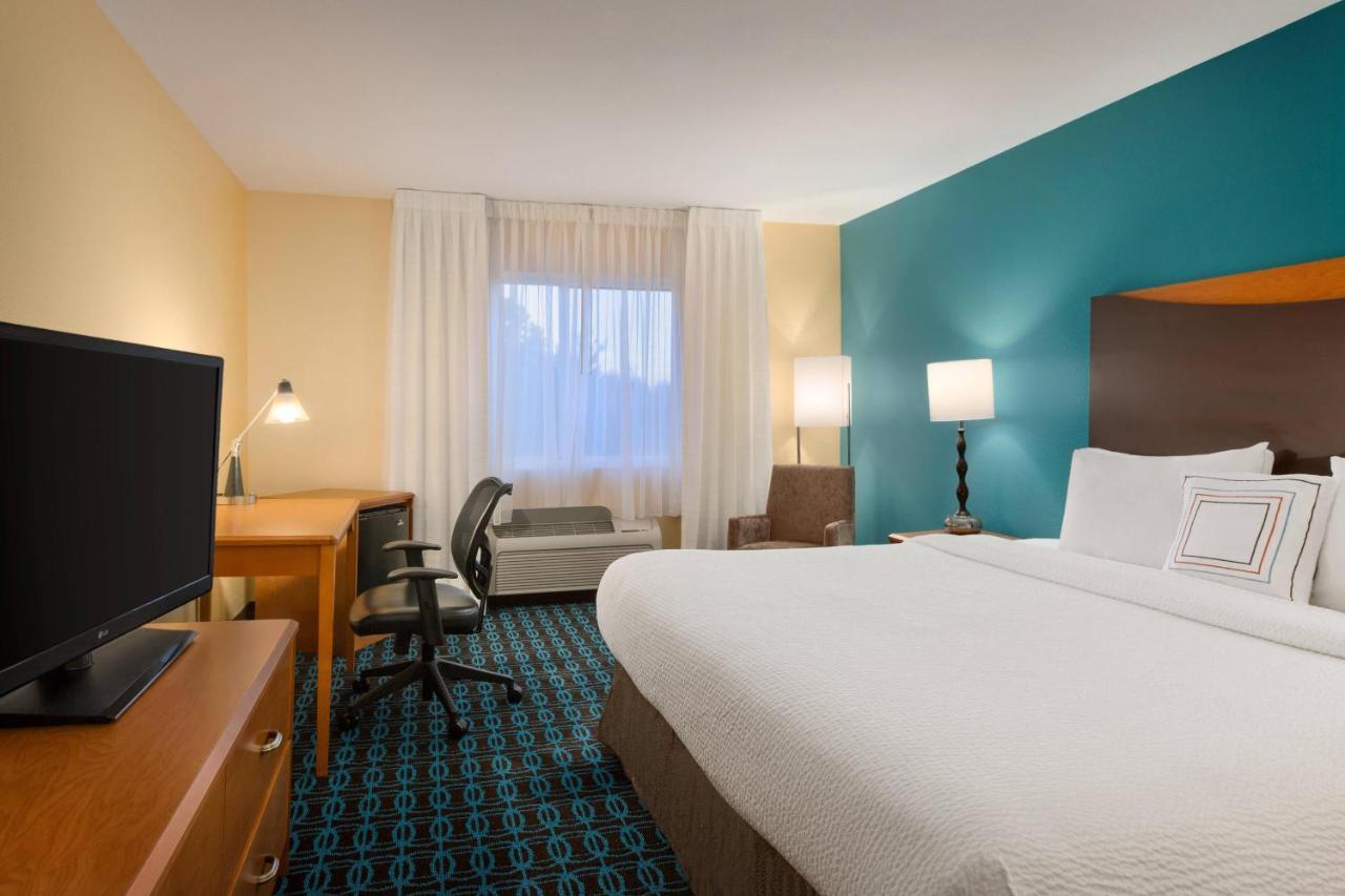 Comfort Inn & Suites Westfield Esterno foto