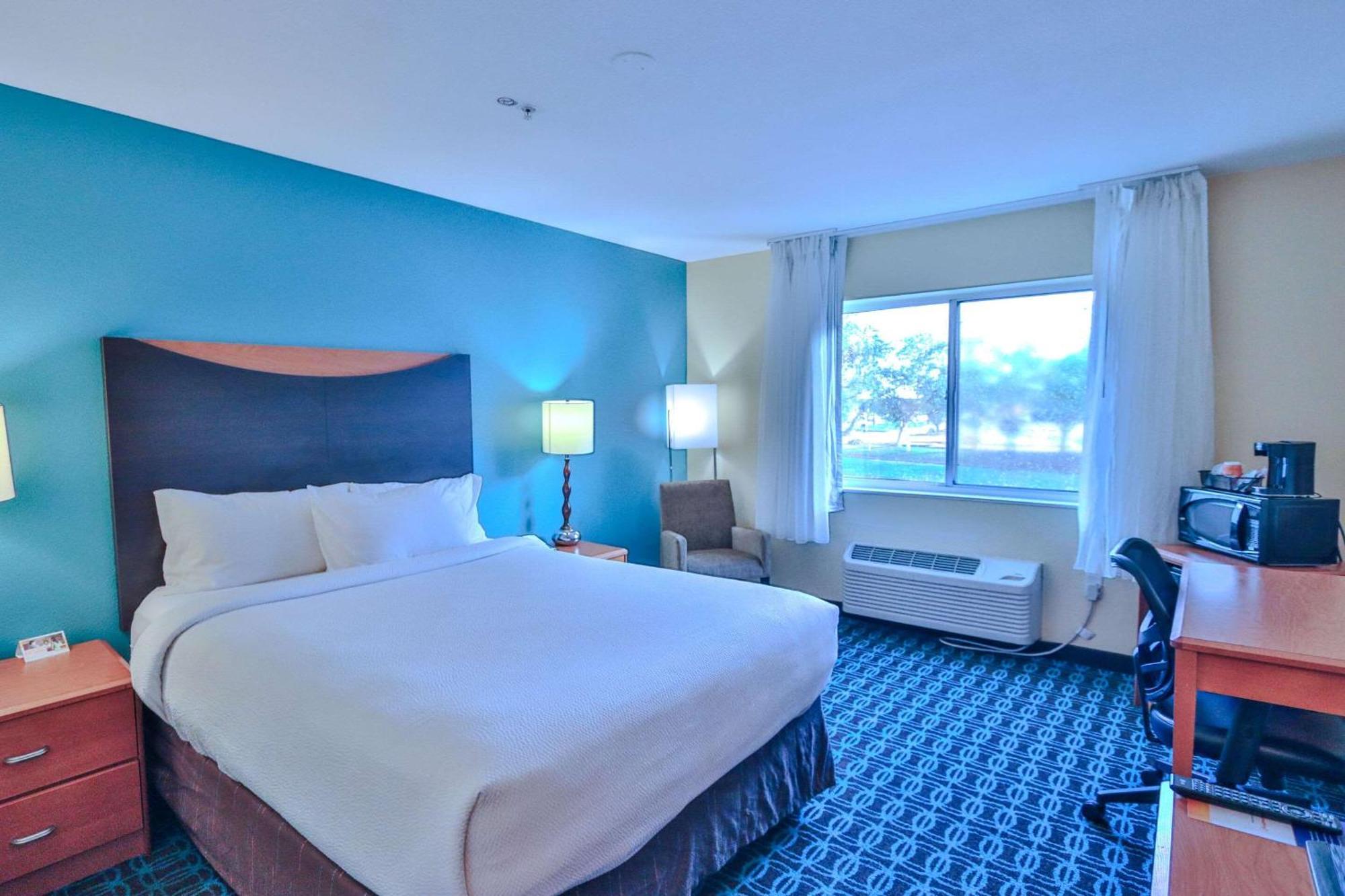 Comfort Inn & Suites Westfield Esterno foto