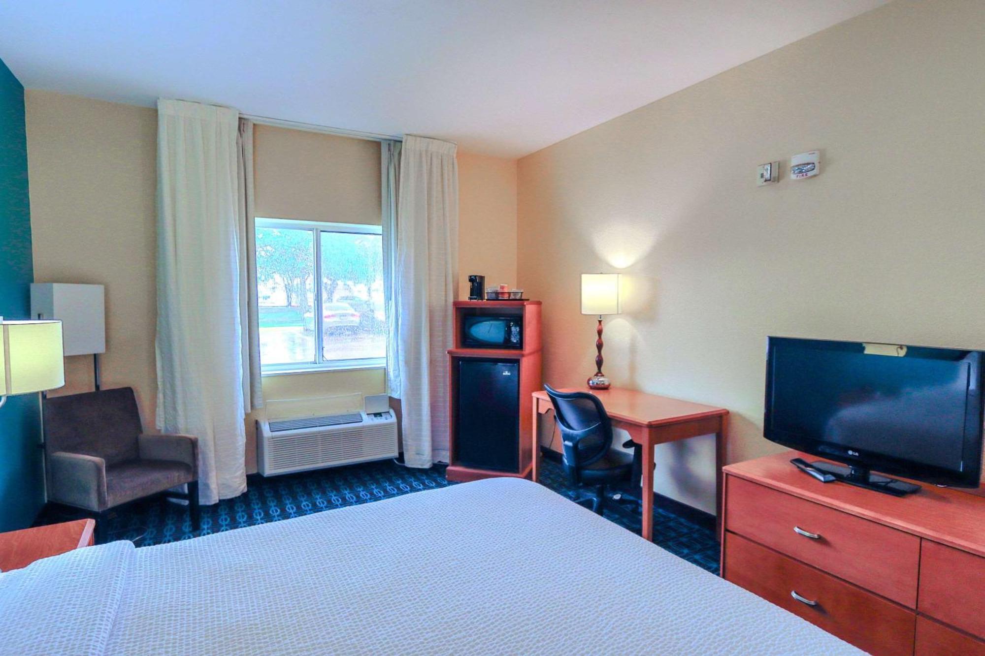 Comfort Inn & Suites Westfield Esterno foto