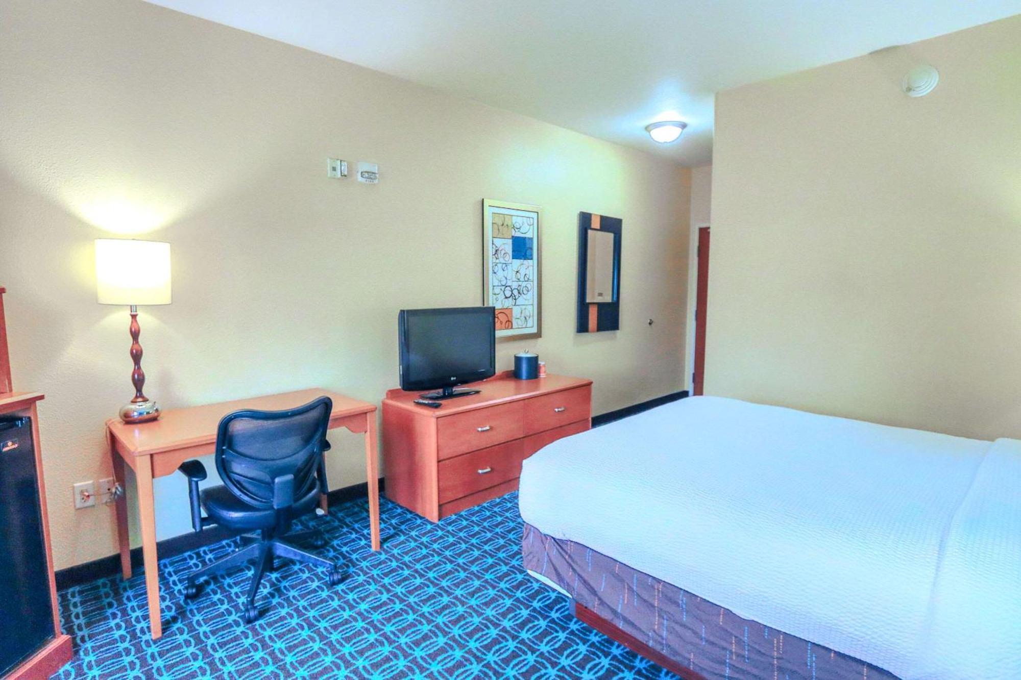 Comfort Inn & Suites Westfield Esterno foto
