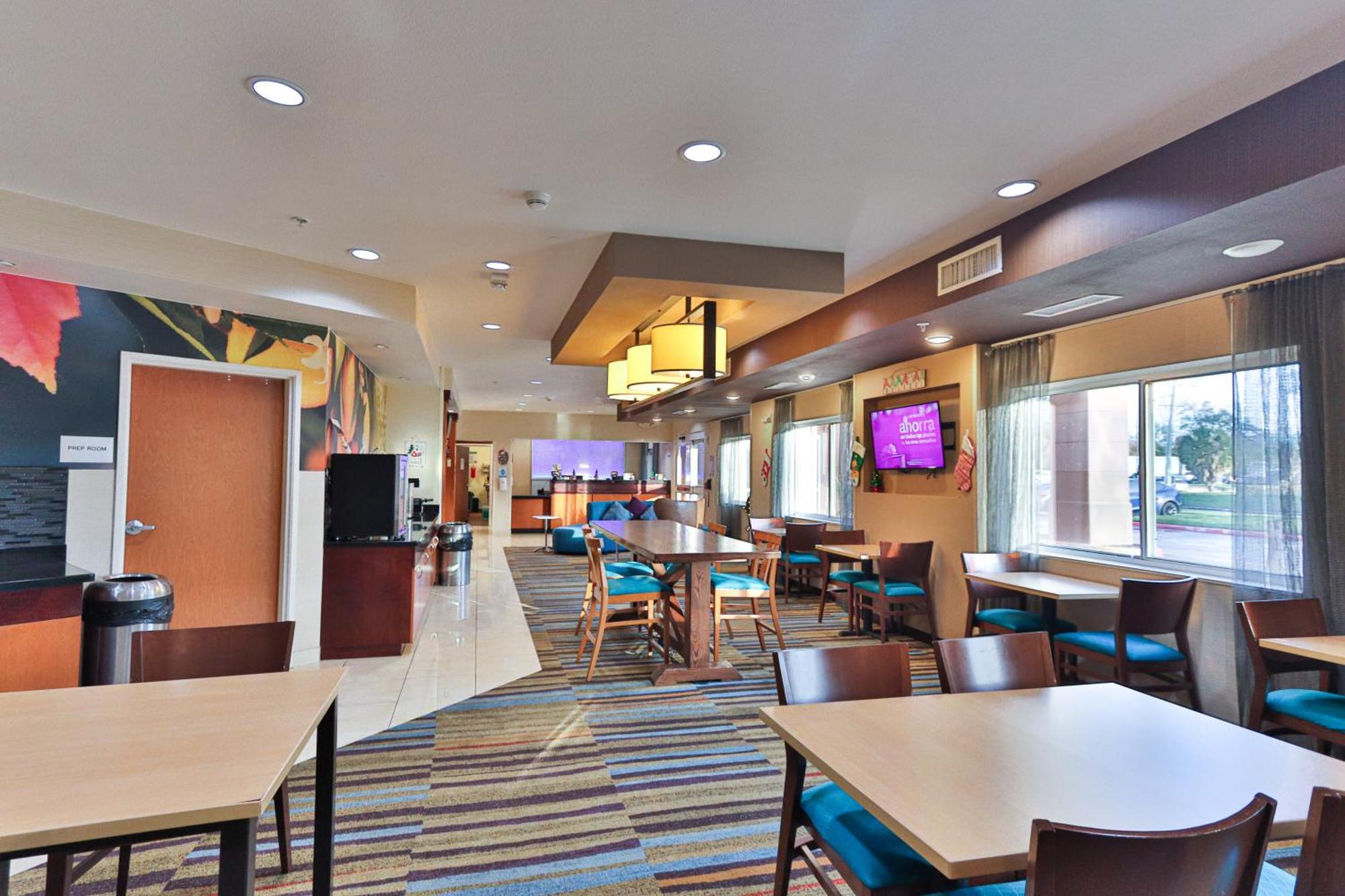 Comfort Inn & Suites Westfield Esterno foto