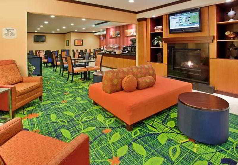 Comfort Inn & Suites Westfield Esterno foto