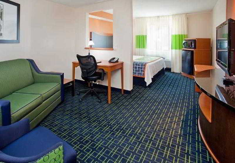 Comfort Inn & Suites Westfield Esterno foto